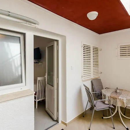 Nenada Apartment